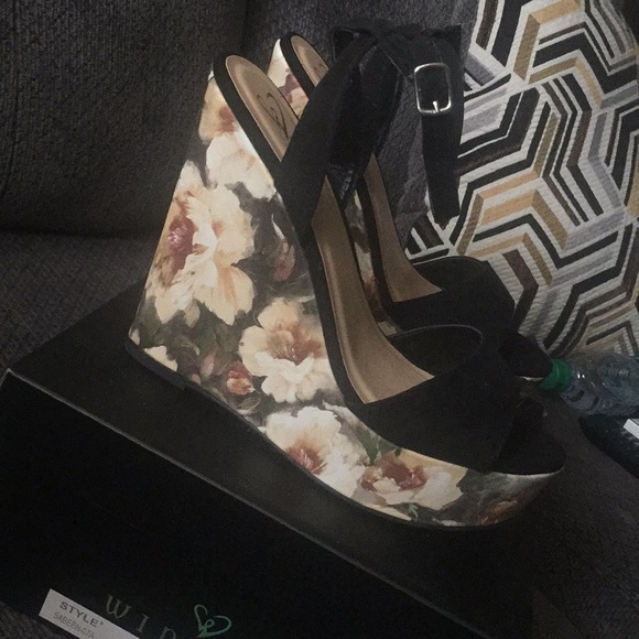 Windsor heels - Picture 2 of 3